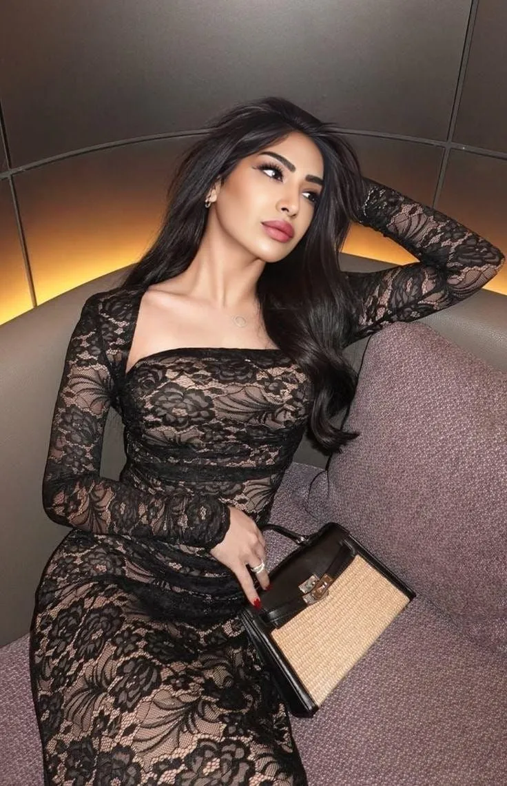escorts service in Manali